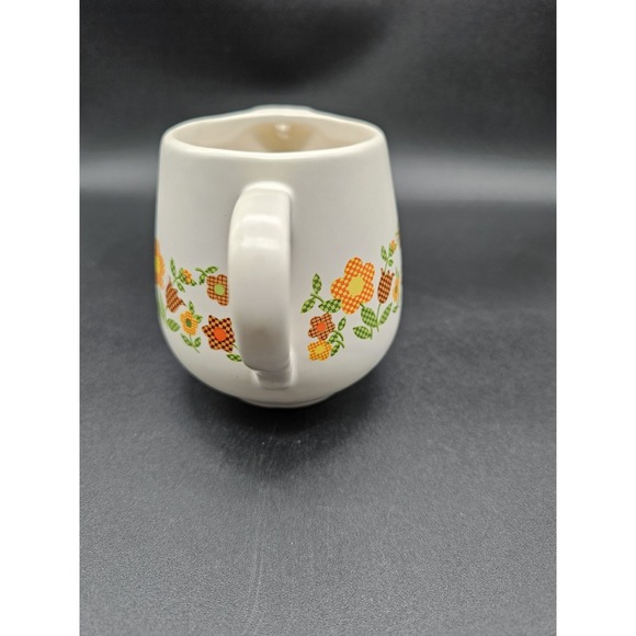 Mccoy Pottery USA Patchwork Pattern Creamer #7020 - Picture 2 of 8